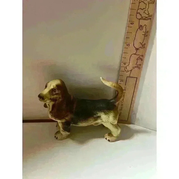 Vintage Bassett hound bisque figurine - Picture 1 of 8